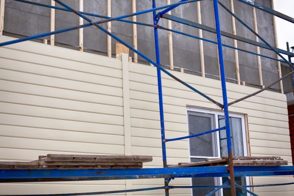 Loose Cladding Repair in Largo