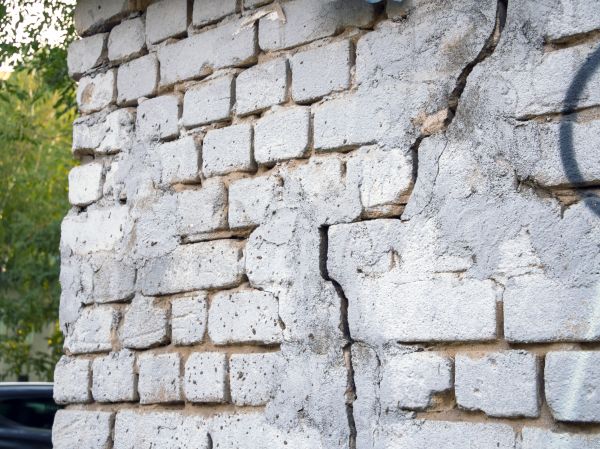 Cracked Brick Wall Repair in Largo